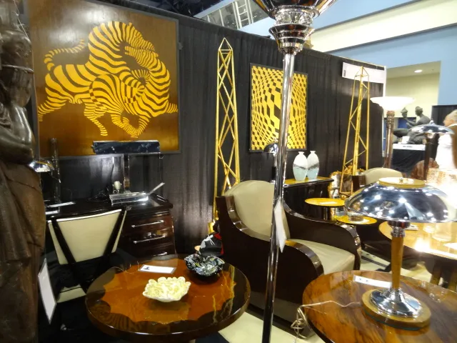 Marqueterie ancienne décorative dans un cadre élégant.