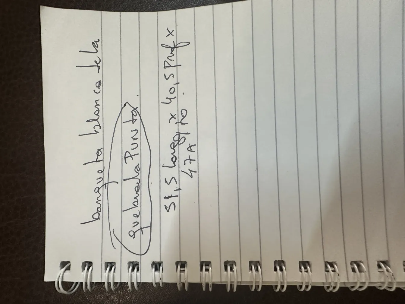 독특한 디자인의 고전 발받침대 아늑한 환경에서