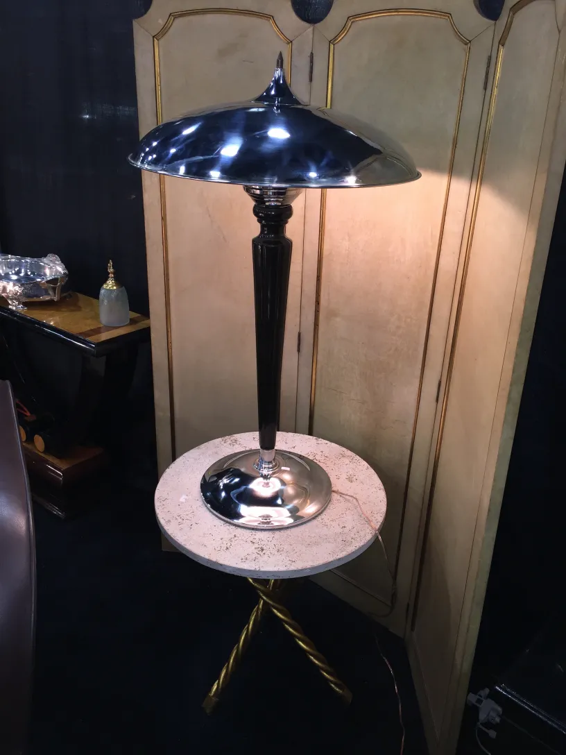 2 vintage small tables in a cozy setting, elegance in every detail