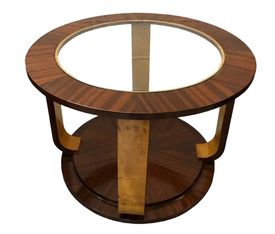 duas mesinhas antigas com design redondo, decorativas