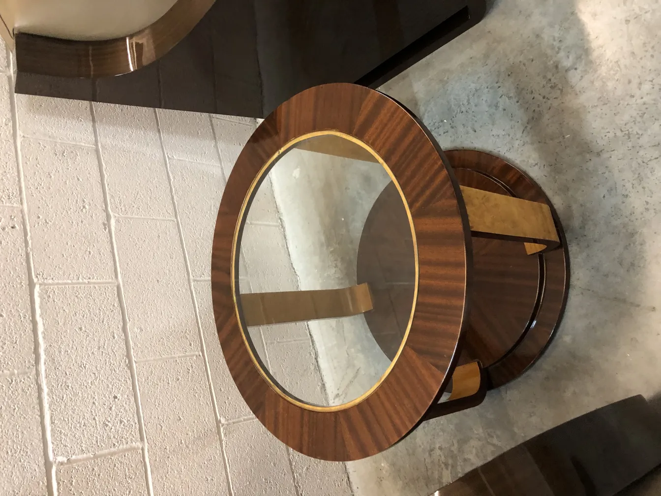 2 tavolini antichi con piano in vetro, design rotondo