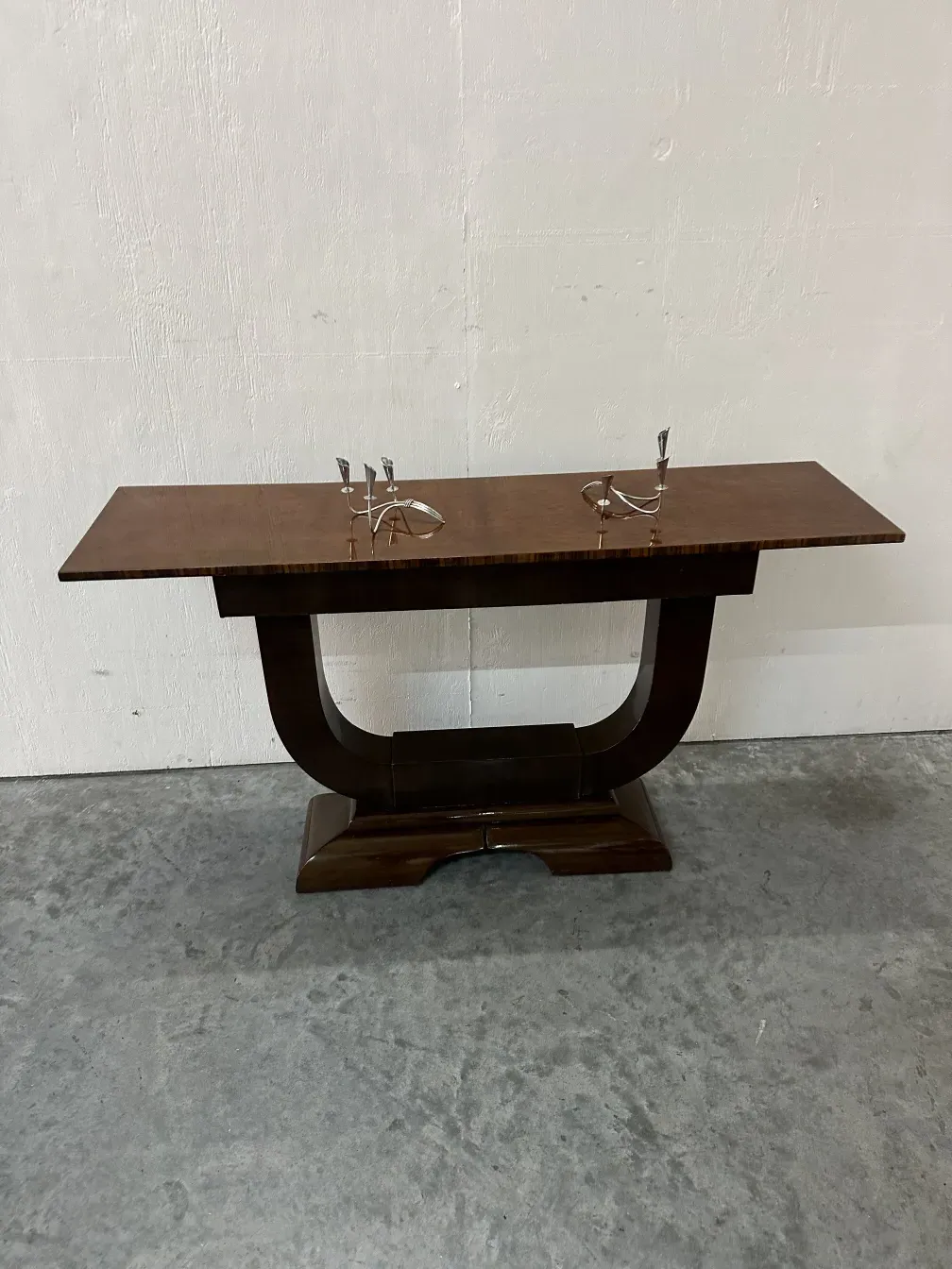 2 candélabres anciens avec design élégant