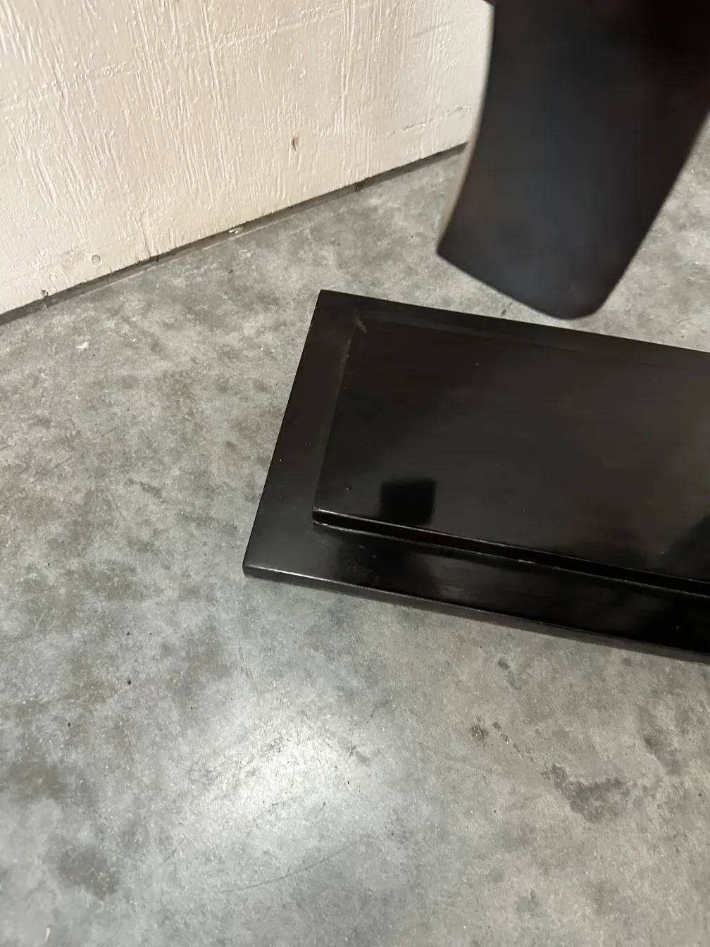 古董的视角，包含2匹装饰马