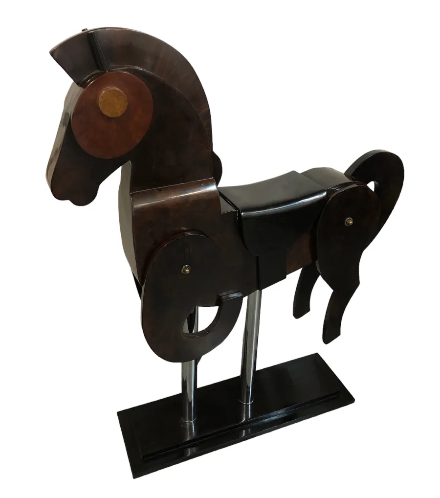figura decorativa de dos caballos en un diseño original