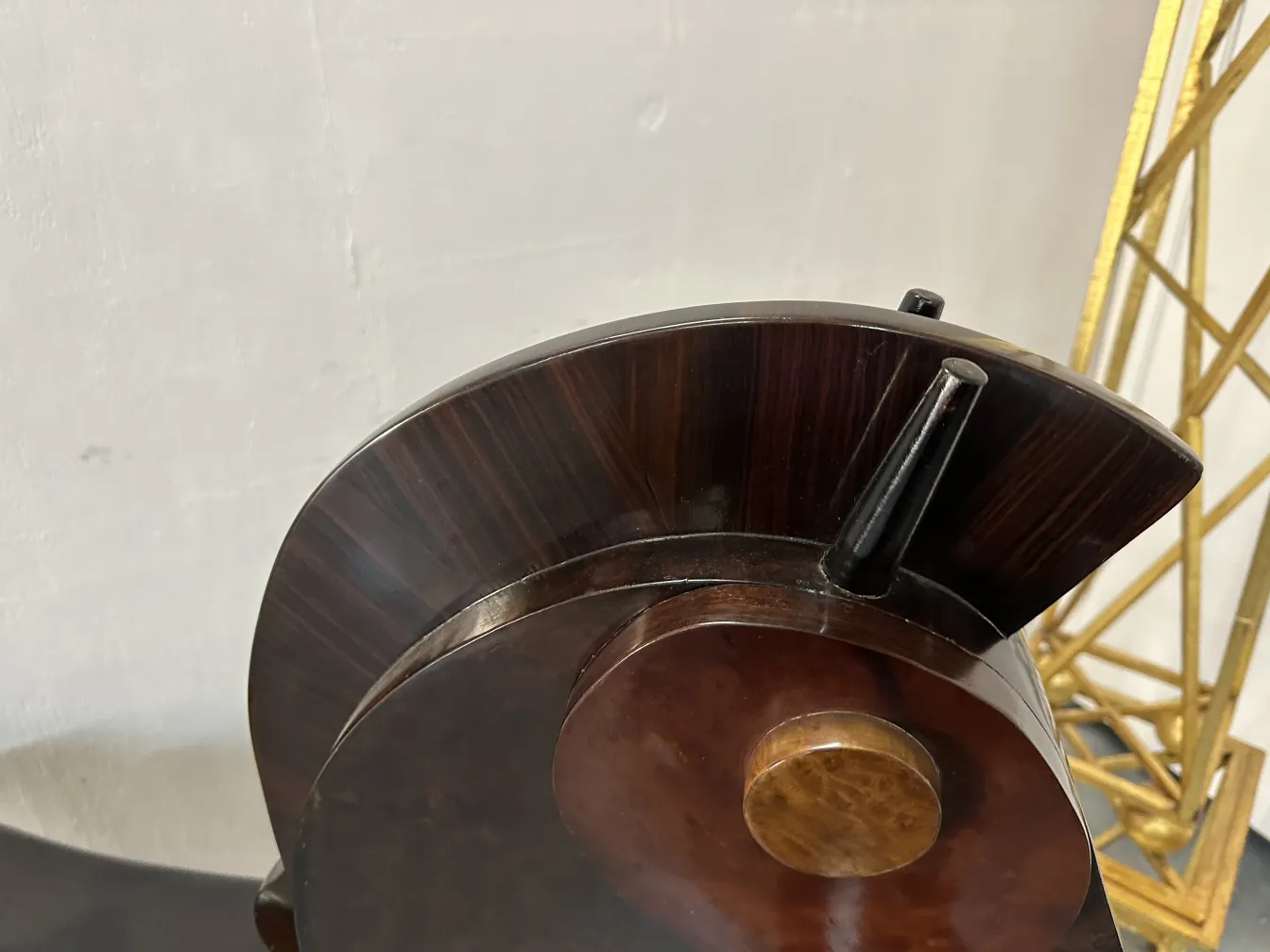 décoration ancienne de 2 chevaux dans un cadre élégant