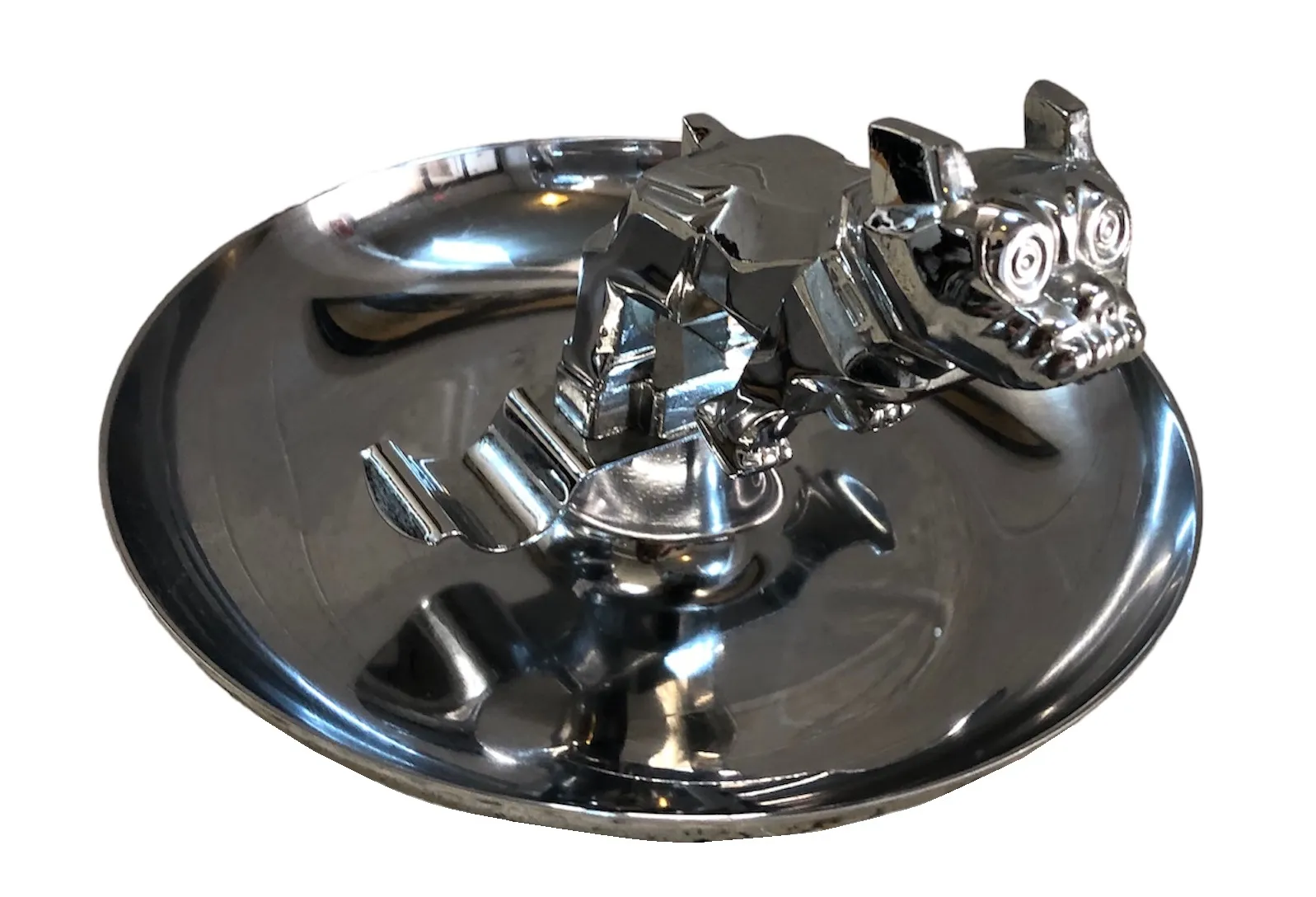 光沢のある面に犬のフィギュアが付いた古い灰皿、コレクターに最適です。