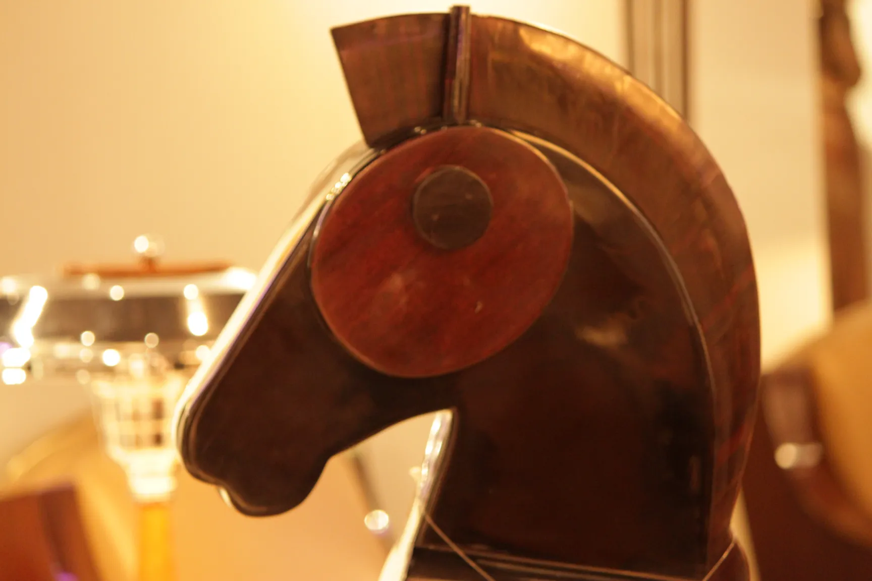 Tête de cheval antique décoratif dans un environnement chaleureux