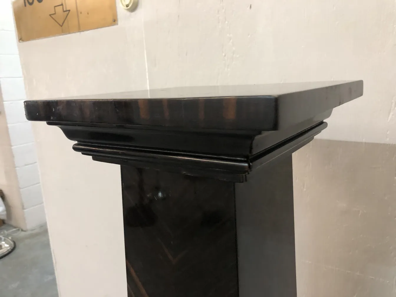 古代装飾柱の側面図