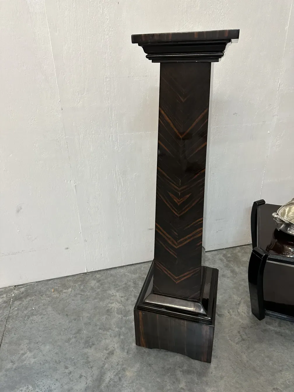 antique column with decorative details, classic atmosphere
