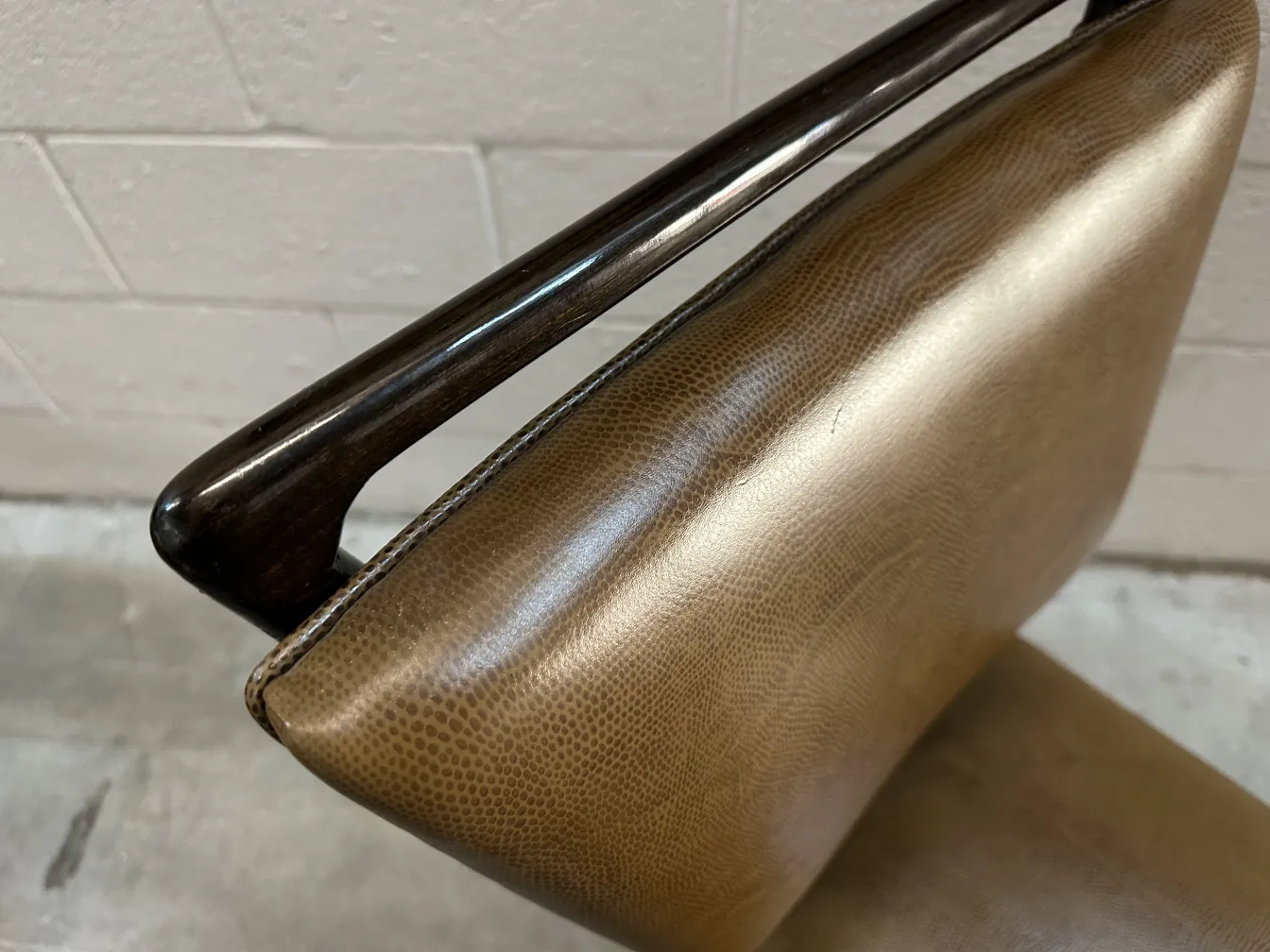 تفاصيل 12 كراسي قديمة مع مساند ومفروشات