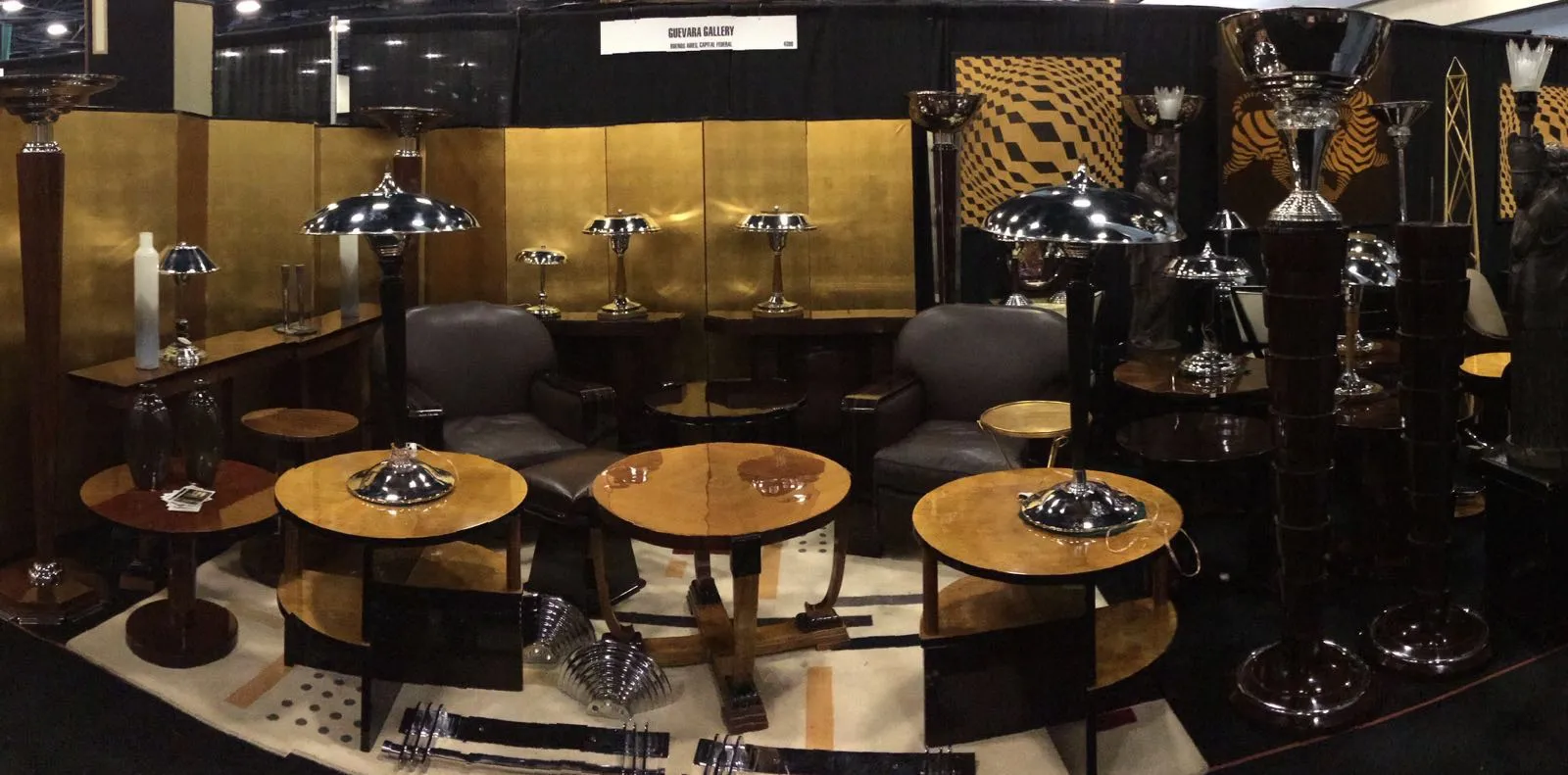 antike Türgriffe in einer Ausstellung