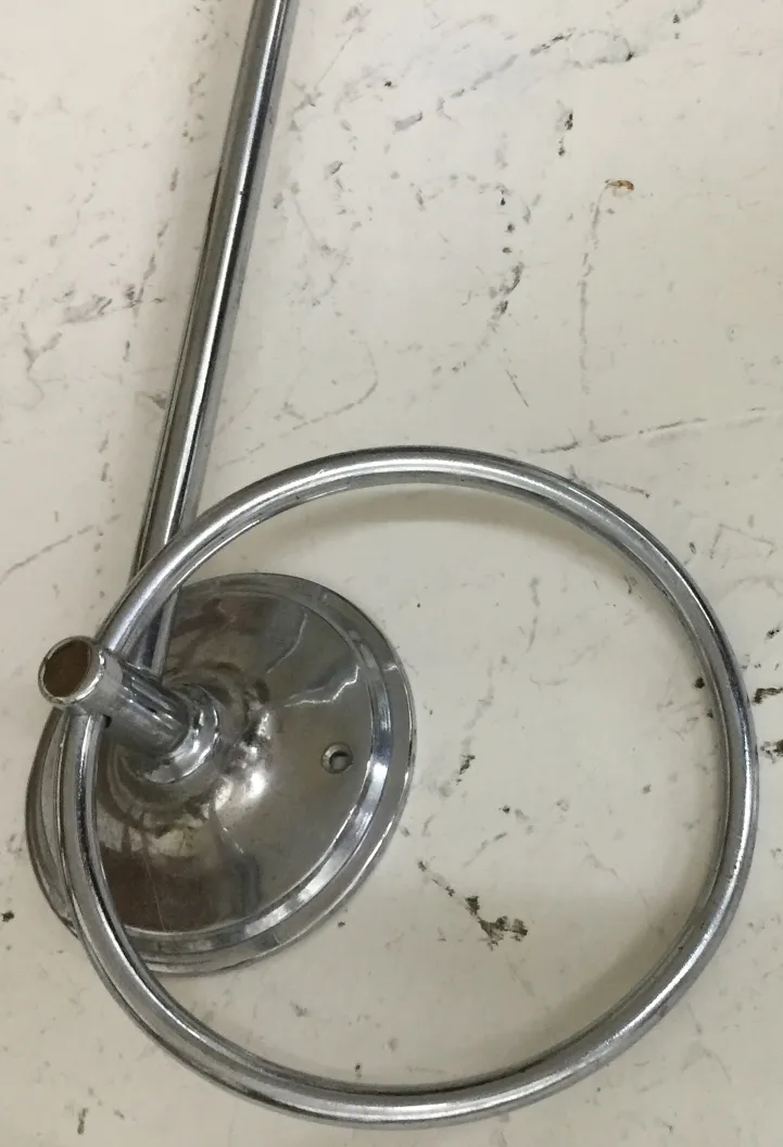 Conjunto de 3 porta-toalhas antigos com forma redonda elegante