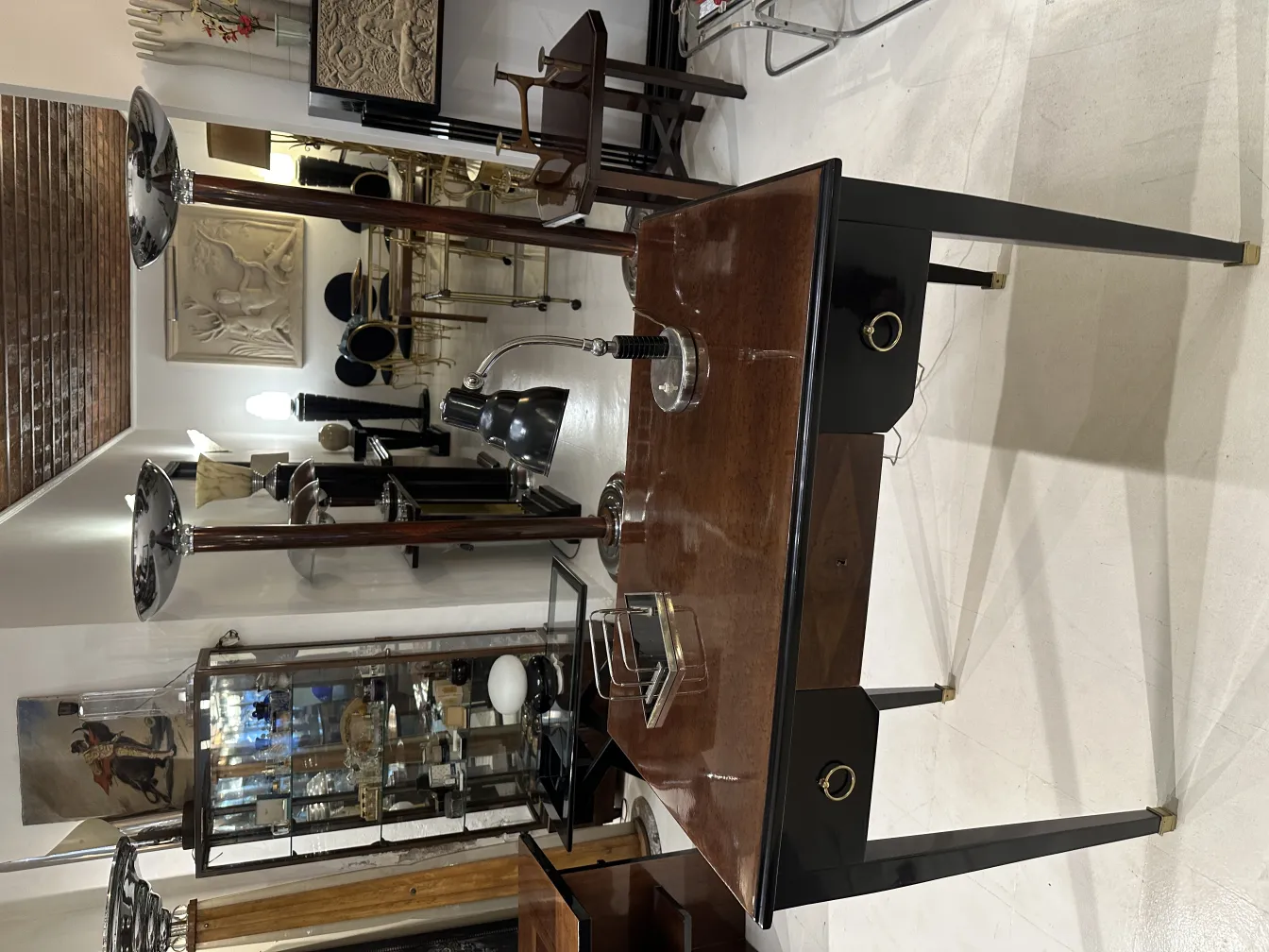 Fermalibri antichi decorativi, design elegante in legno e metallo.