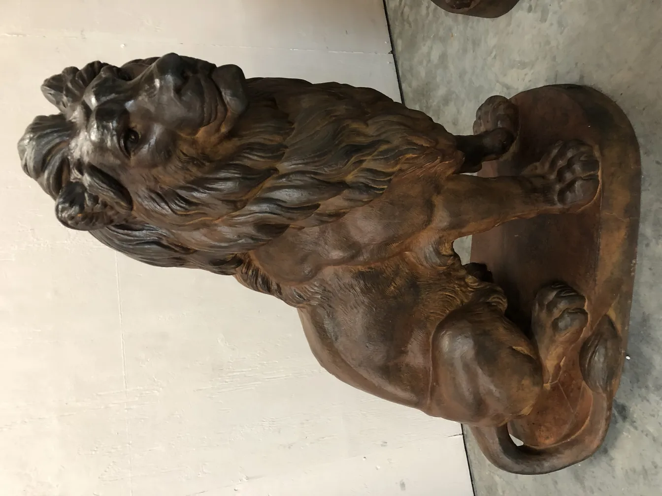 scultura di due leoni in dettaglio, figura antica