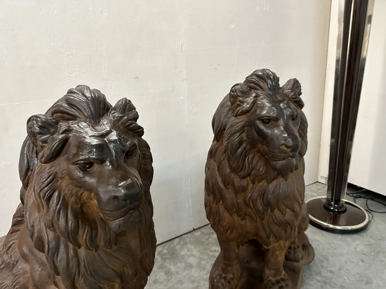 esculturas de leones antiguos de A. Durenne, detalle realista