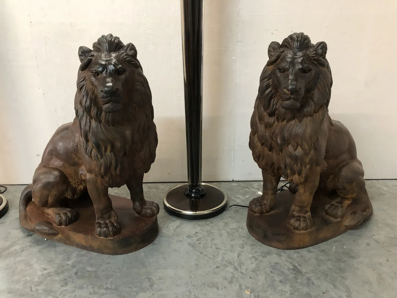 deux lions en bois, antiquité a. durenner, décoratif