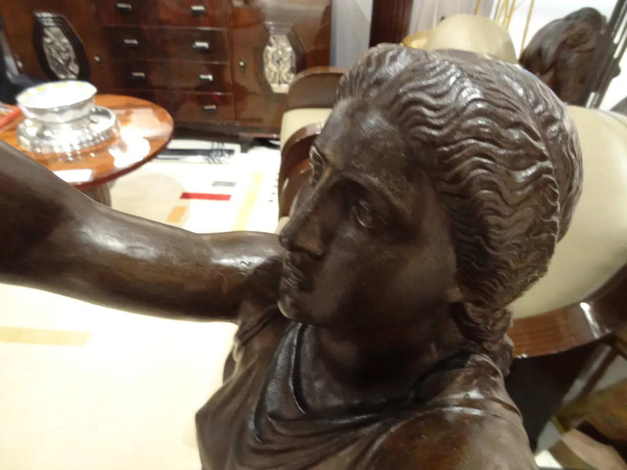 古い彫刻val d'osne、繊細な表情、装飾的な背景