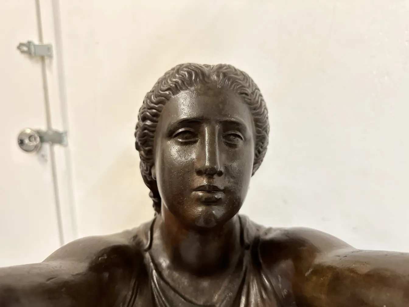 scultura antica di Val D´Osne con dettagli