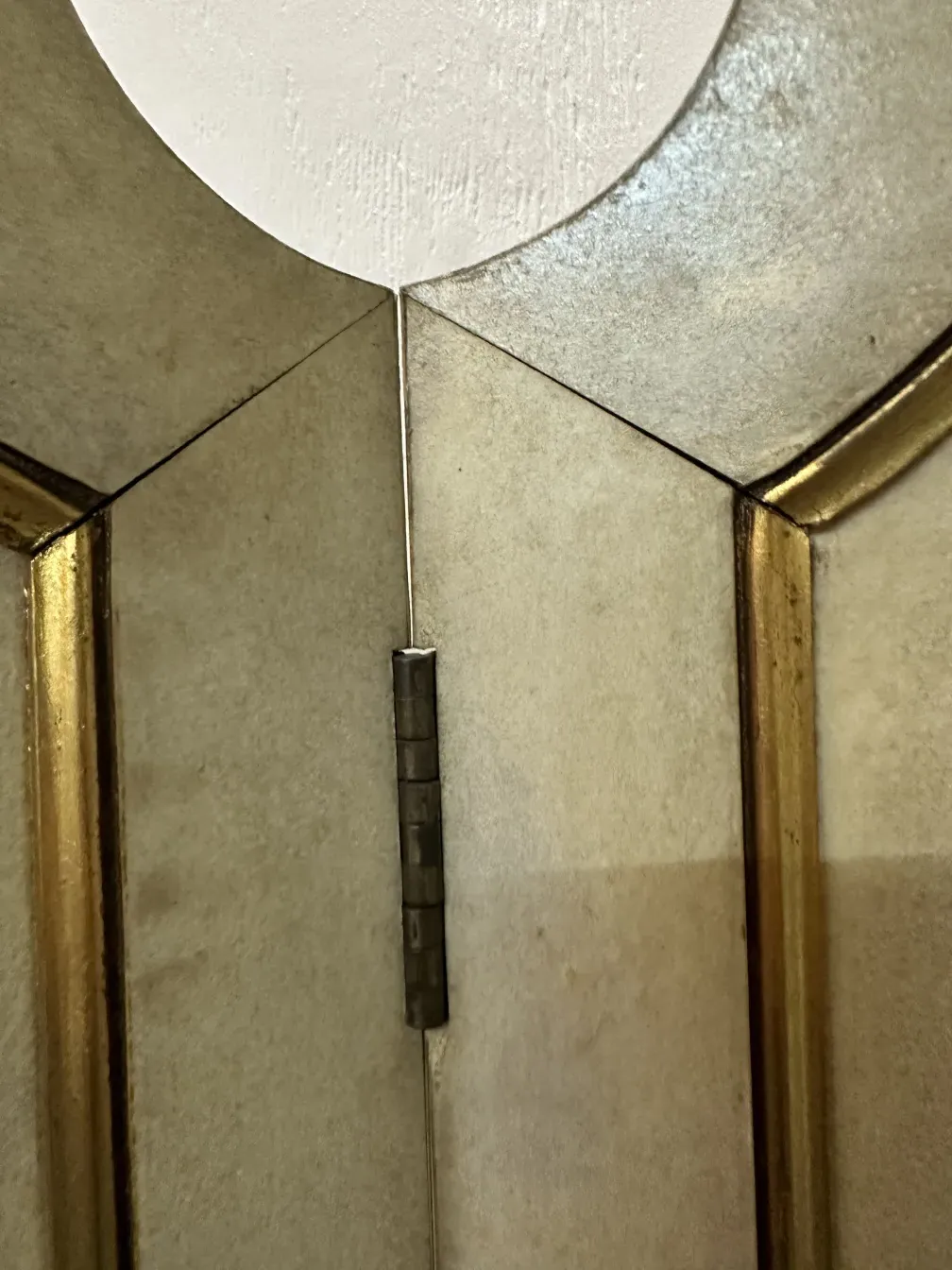 تفاصيل فواصل قابلة للطي القديمة adolphe chanaux بزخارف ذهبية