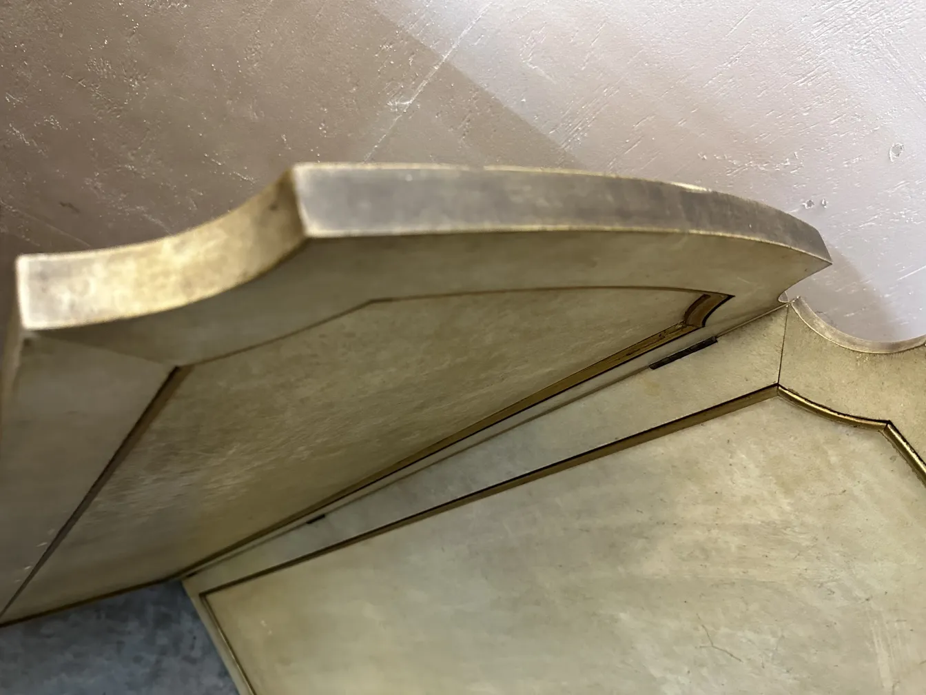 antiker paravent mit subtilen Details