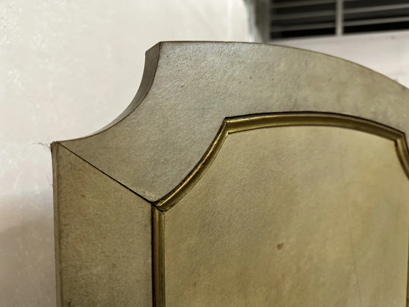 détail de paravents anciens, design élégant d'adolphe chanaux