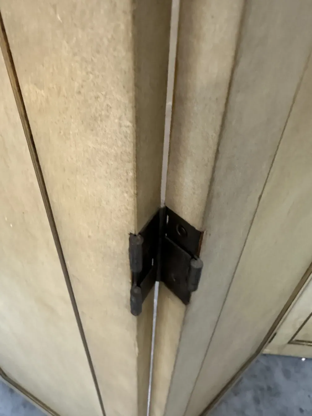 détails d'antiquités, 2 paravents adolphe chanaux dans un cadre confortable