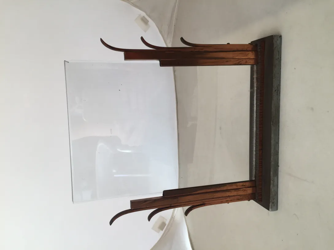 우아한 앤티크 액자, 밝은 배경의 따뜻한 색상 디자인