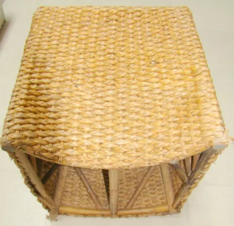 table à manger antique, design tressé, pour 4 personnes