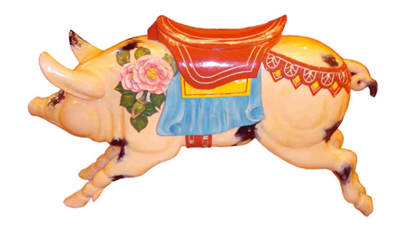 Antikes dekoratives Schwein mit floralem Design und Zubehör