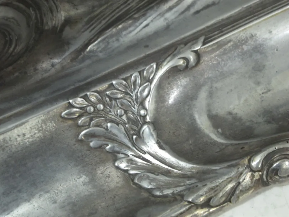 Encrier ancien WMF avec des décorations élégantes et des détails