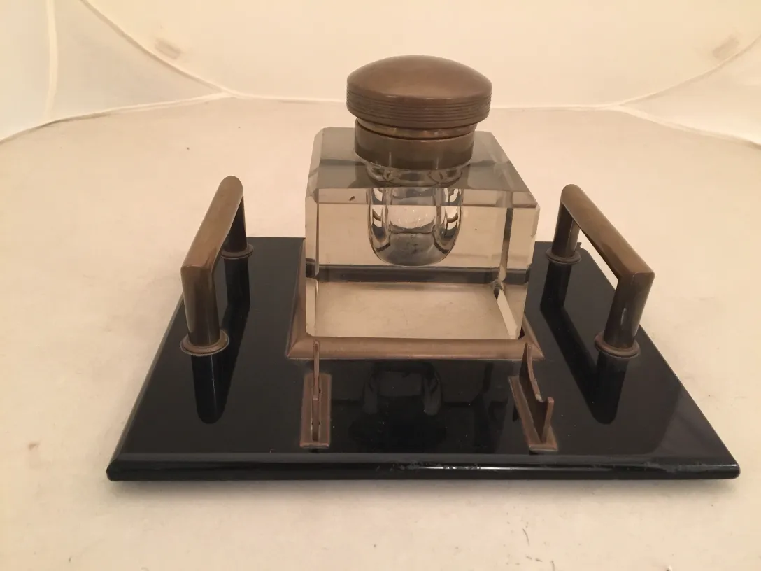 tintero antiguo de cristal con tapa y soporte de metal, decorativo