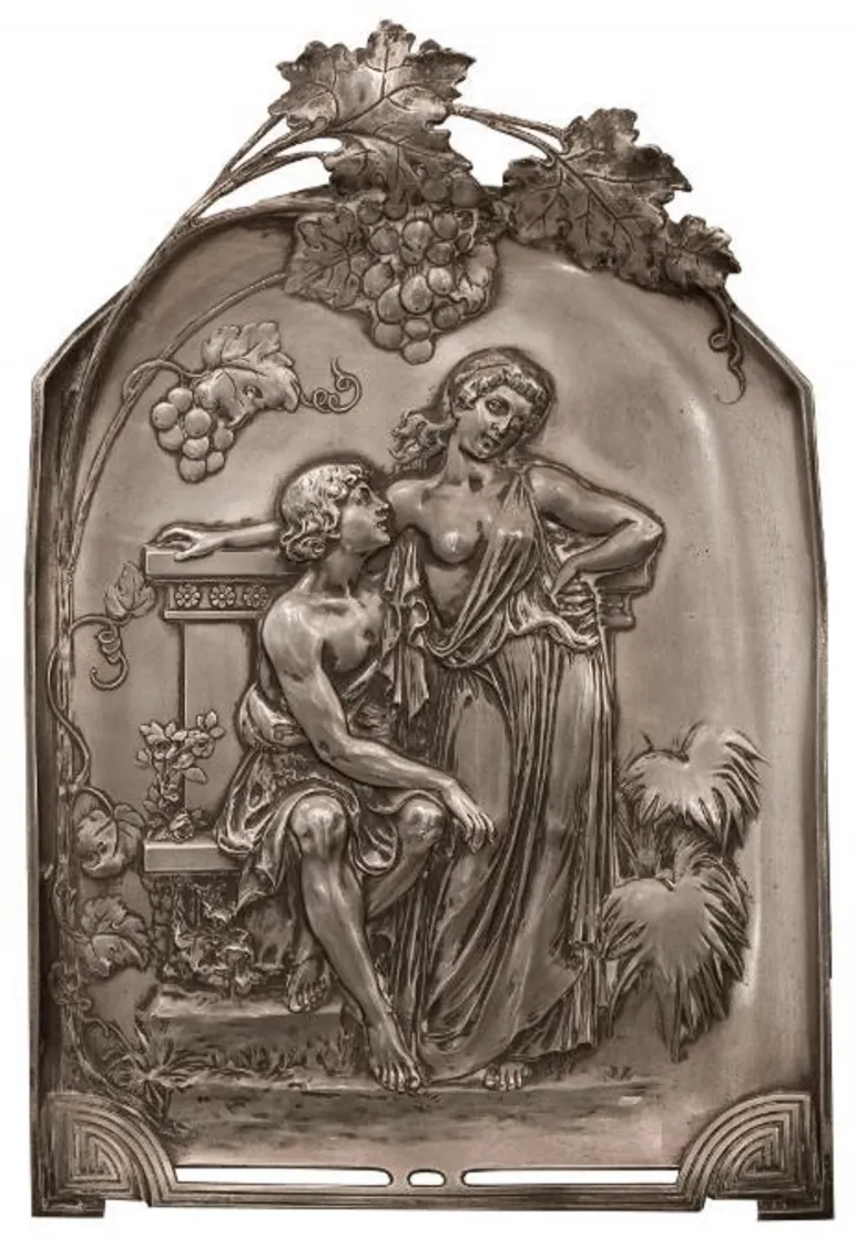 Antike Wandtafeln mit romantischen Figuren und Pflanzen