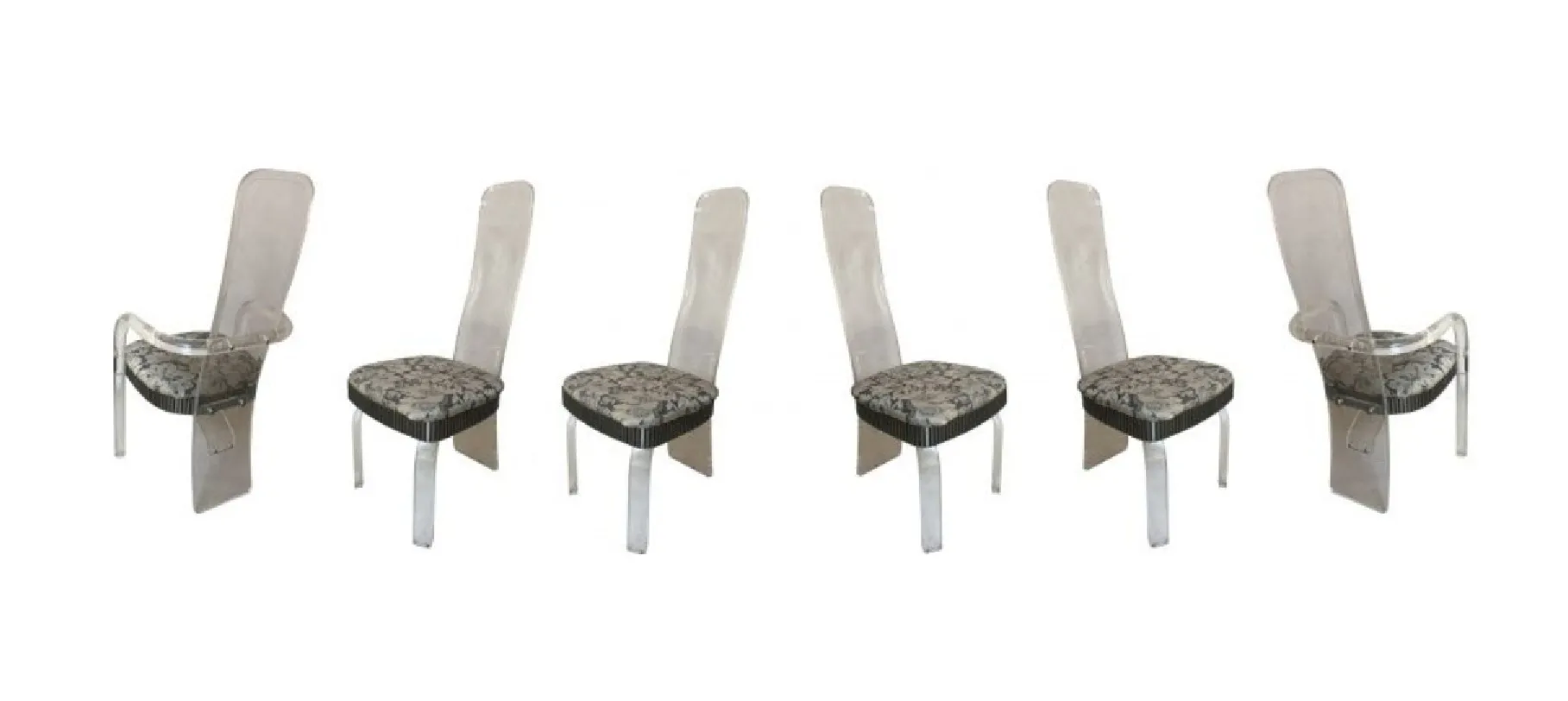 ensemble de 4 chaises et 2 fauteuils anciens dans un cadre chaleureux