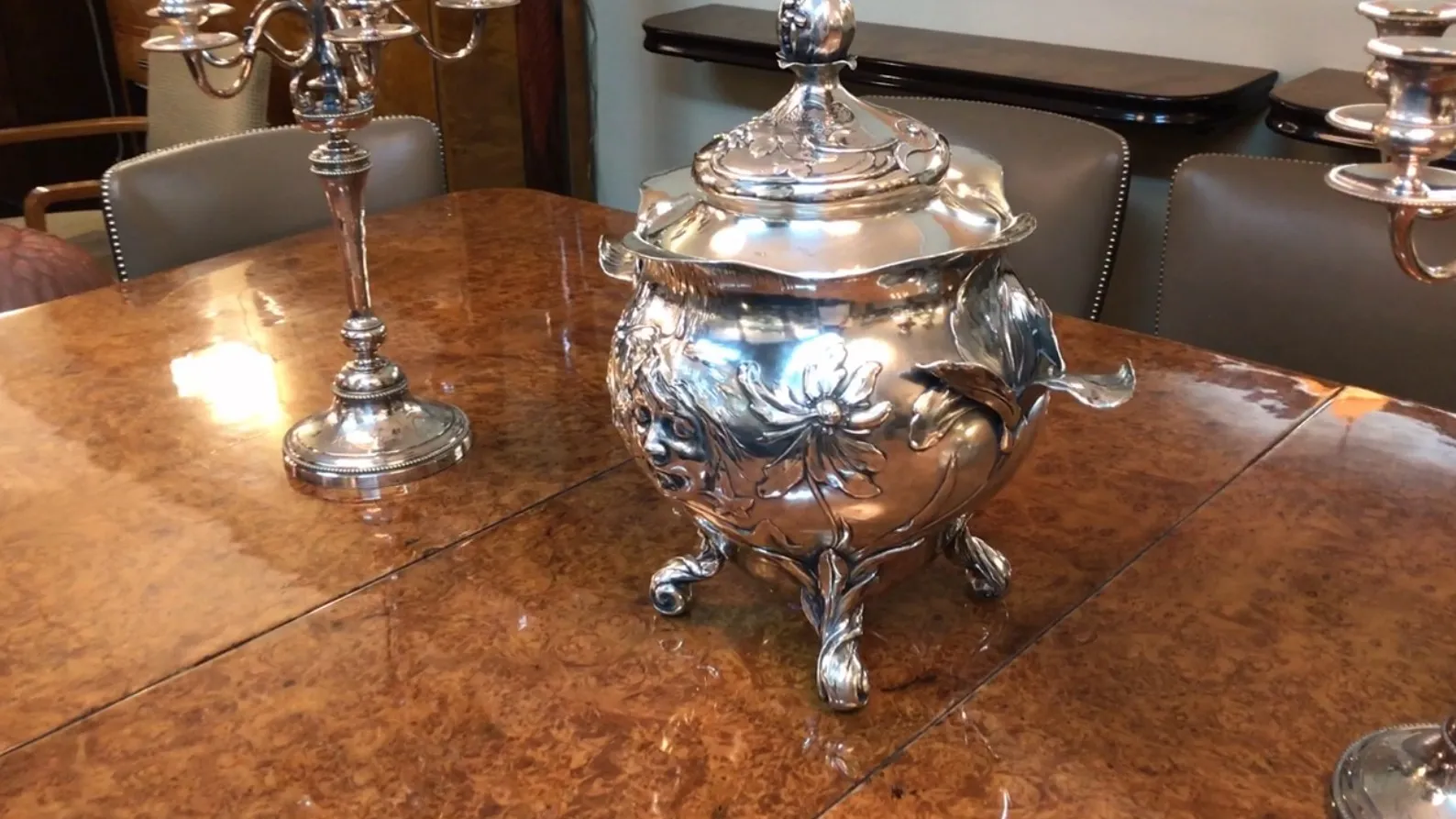 ancienne bol à punch WMF avec motif floral et pied