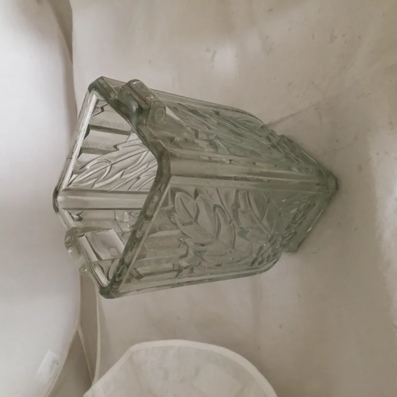 antik vase mit klarem design, perfekt für dekoration