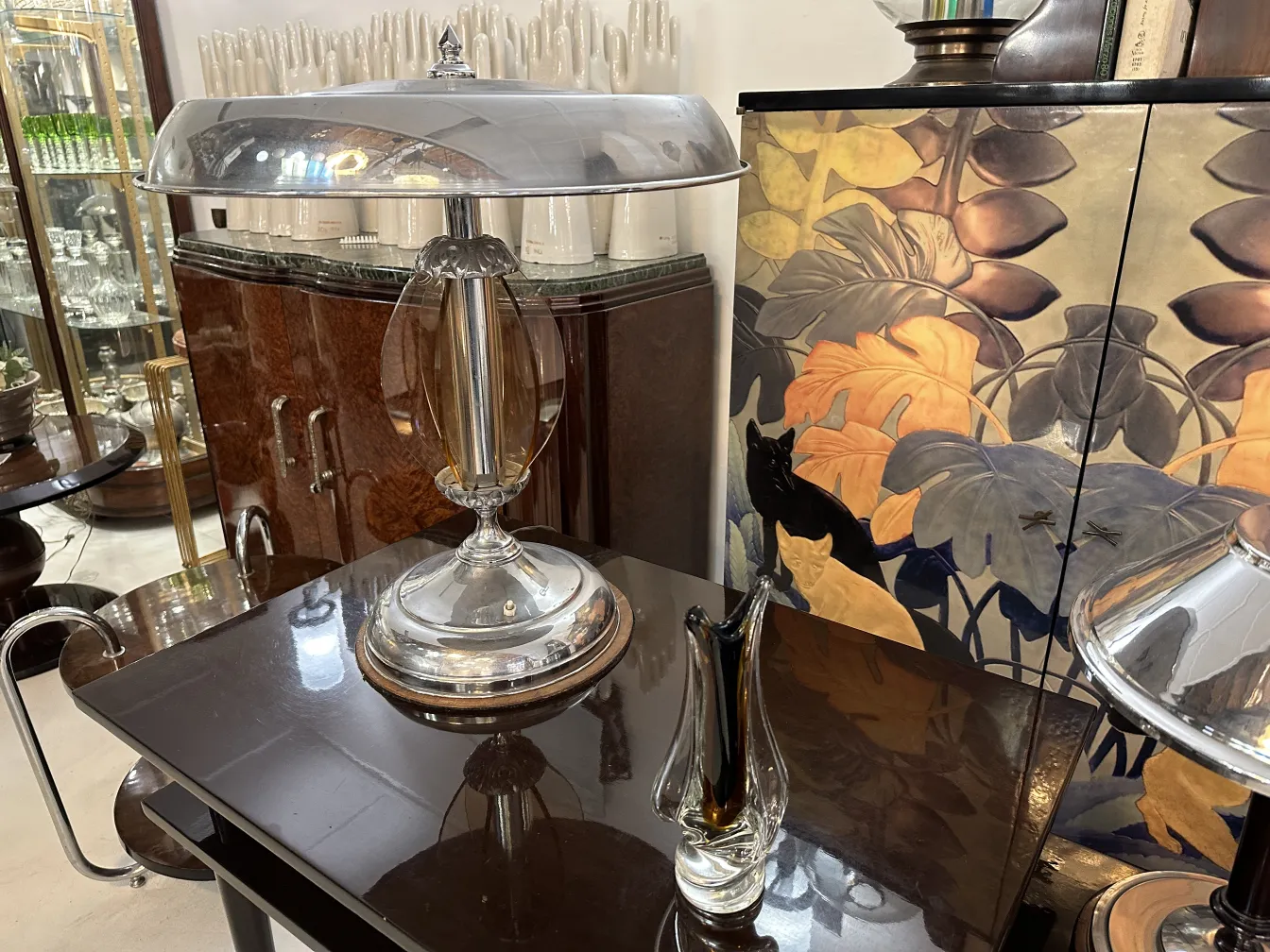 vaso antigo decorativo em um ambiente elegante