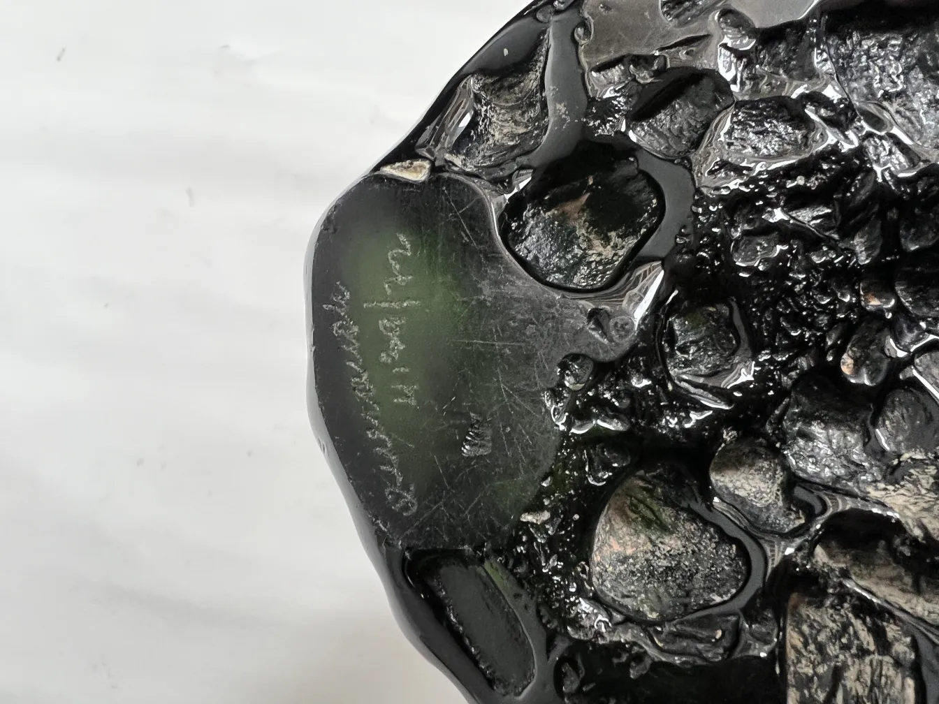 antik vase mit strukturierten oberflächen und mustern