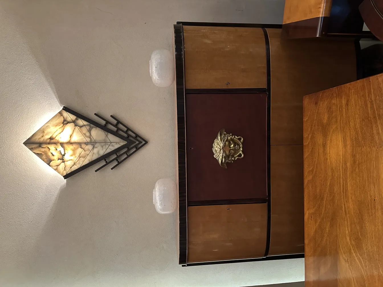 Antique decor featuring 2 vases in the setting