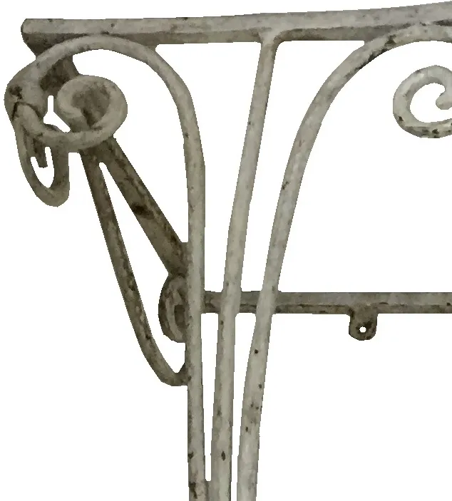 装飾が施された古風なフランス式コンソールテーブルの詳細