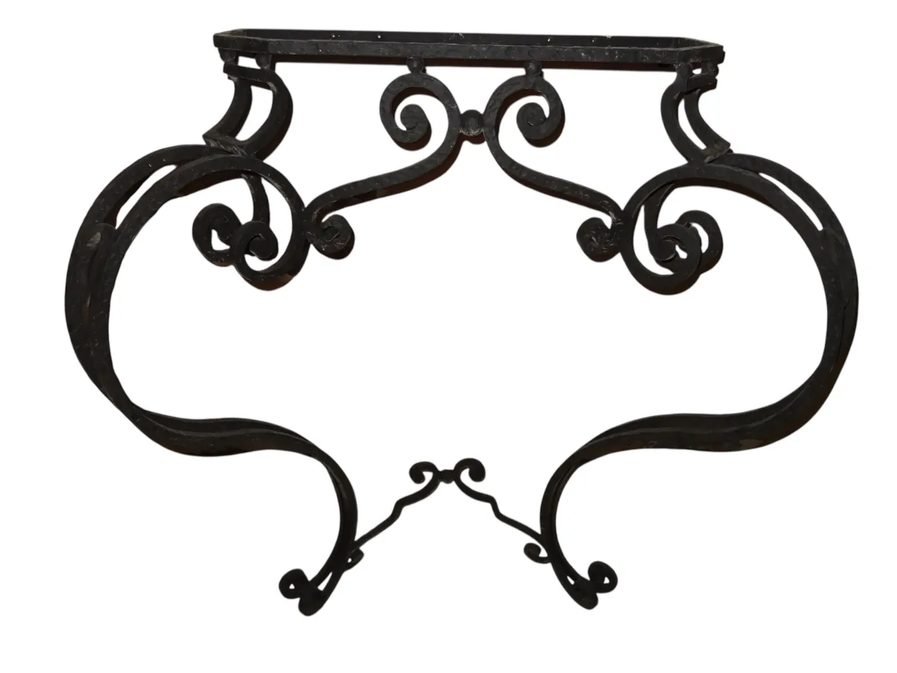 Console antica in stile Art Nouveau con design decorativo ed elegante.