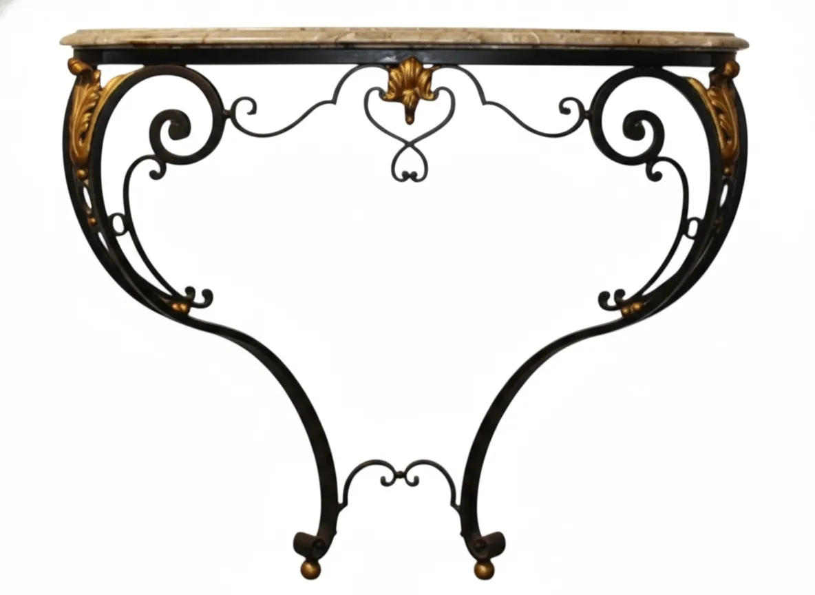 console antique décorative avec détails élaborés