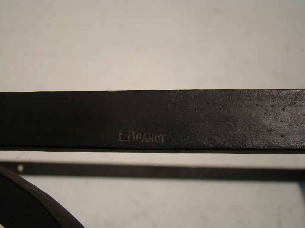 ユニークなディテールを持つアンティークコンソール Edgard Brant