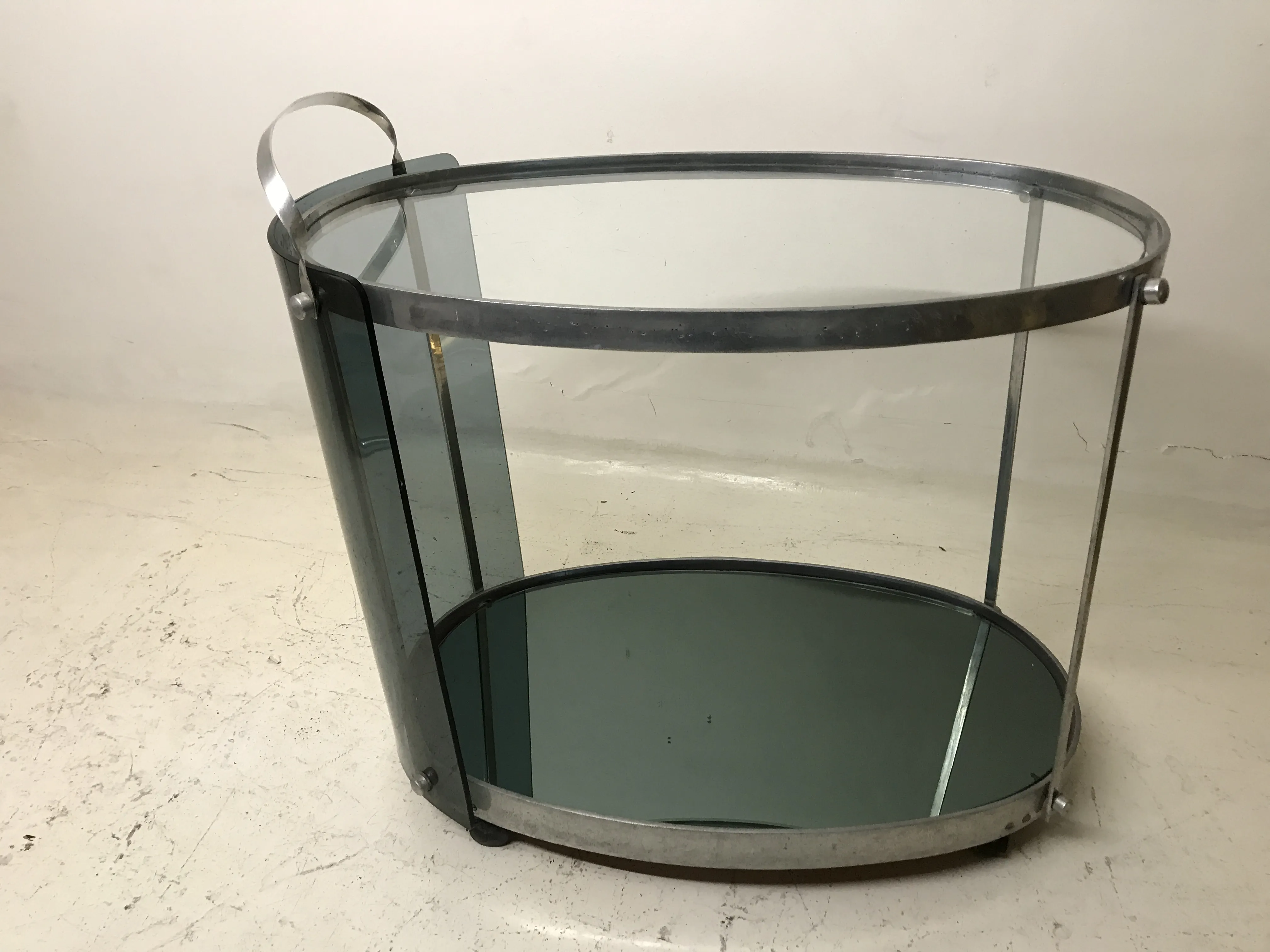 mesas-carrinho antiga, com design elegante e sofisticado