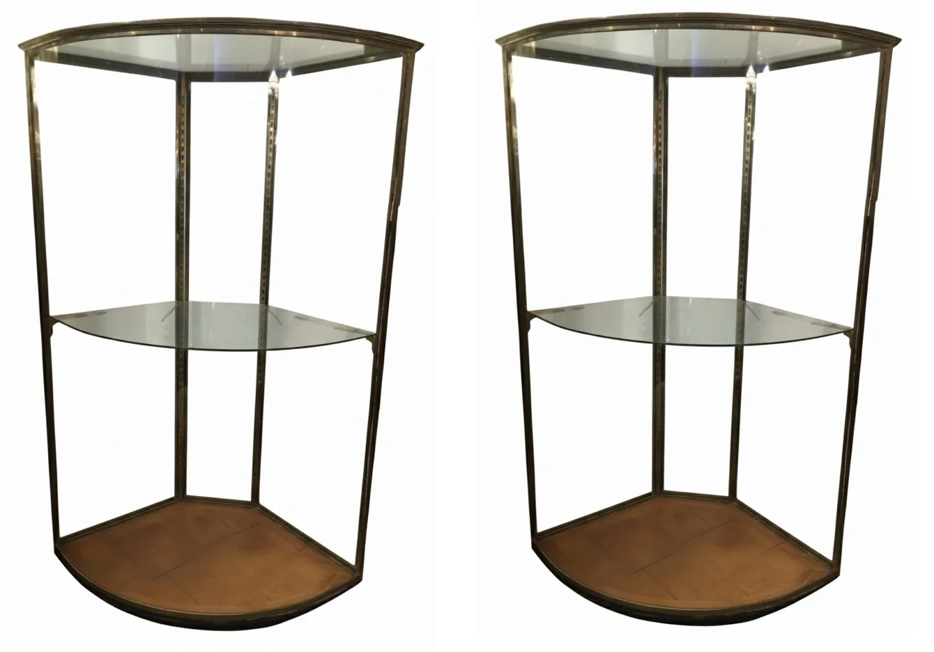 Zwei antike vitrinen art deco mit glassregalen