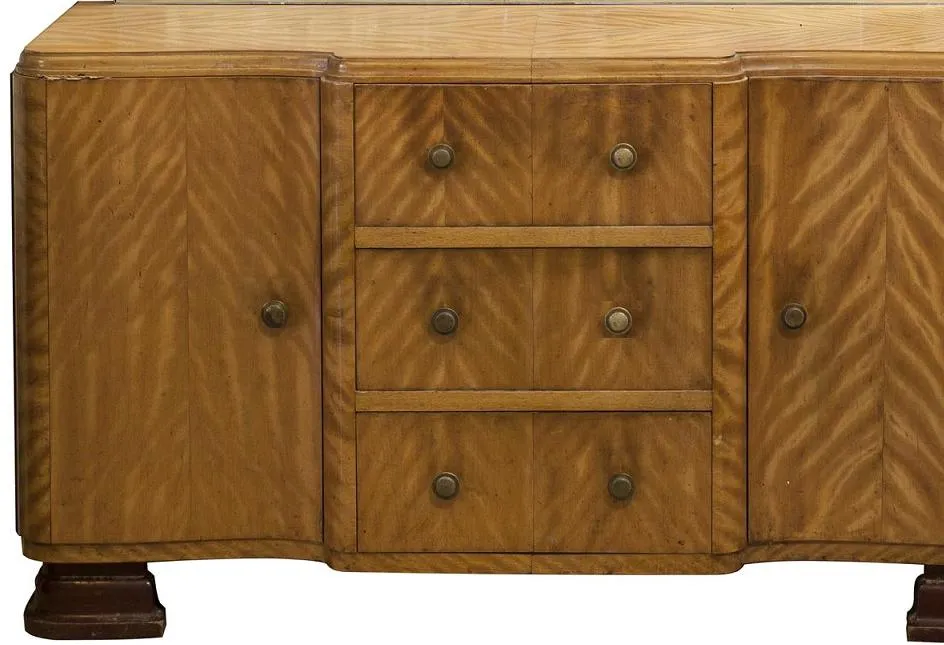 toeletta antica art deco con design elegante e maniglie rotonde