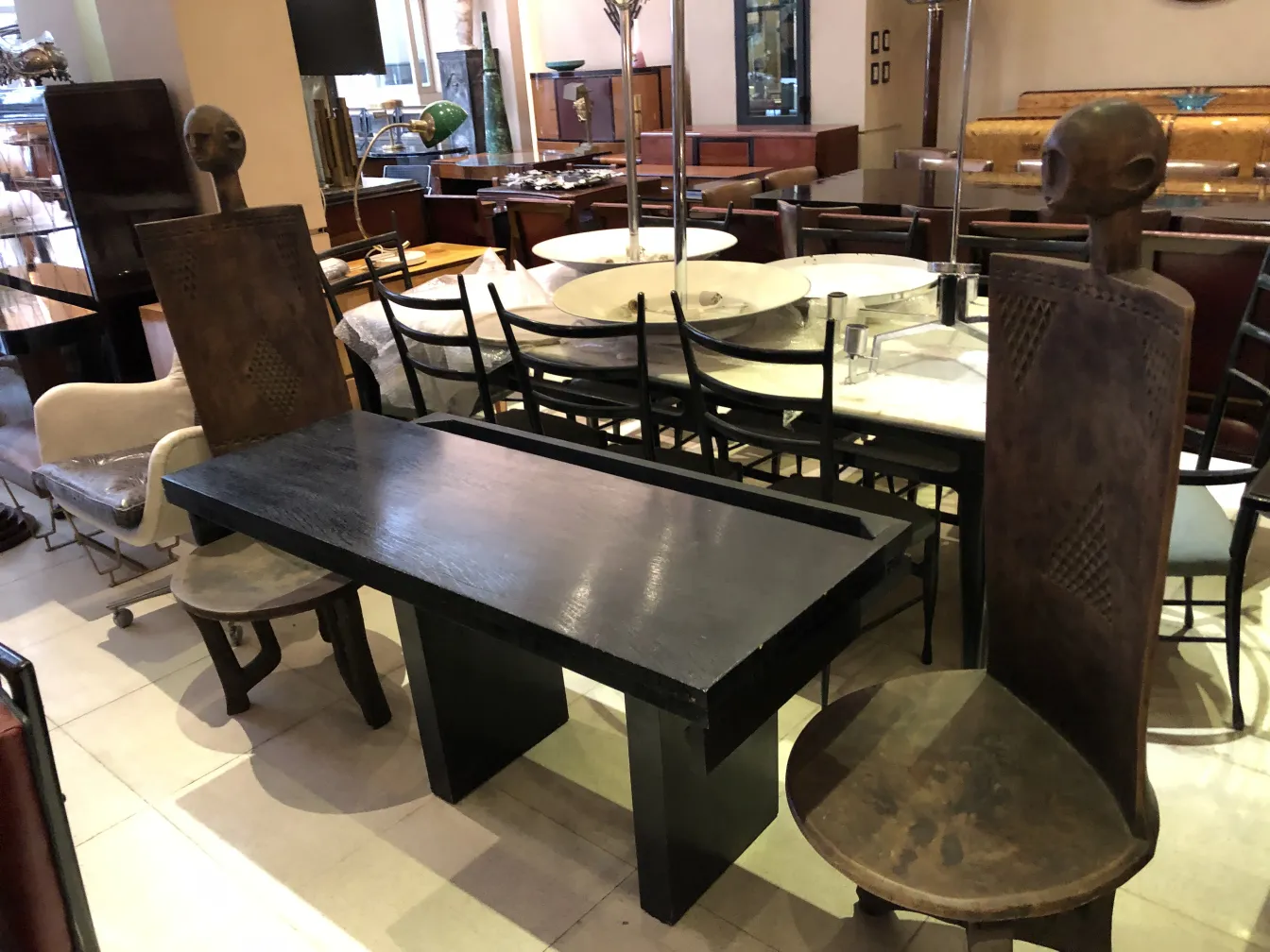 visão de antiga consola com design elegante e ambiente