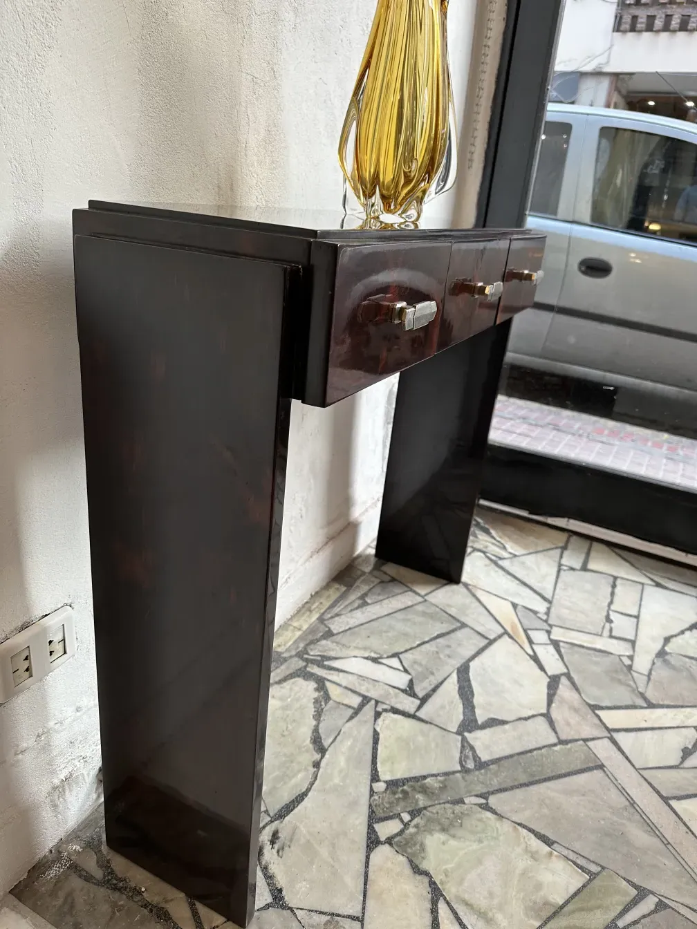 طاولتان عتيقتان مع أدراج