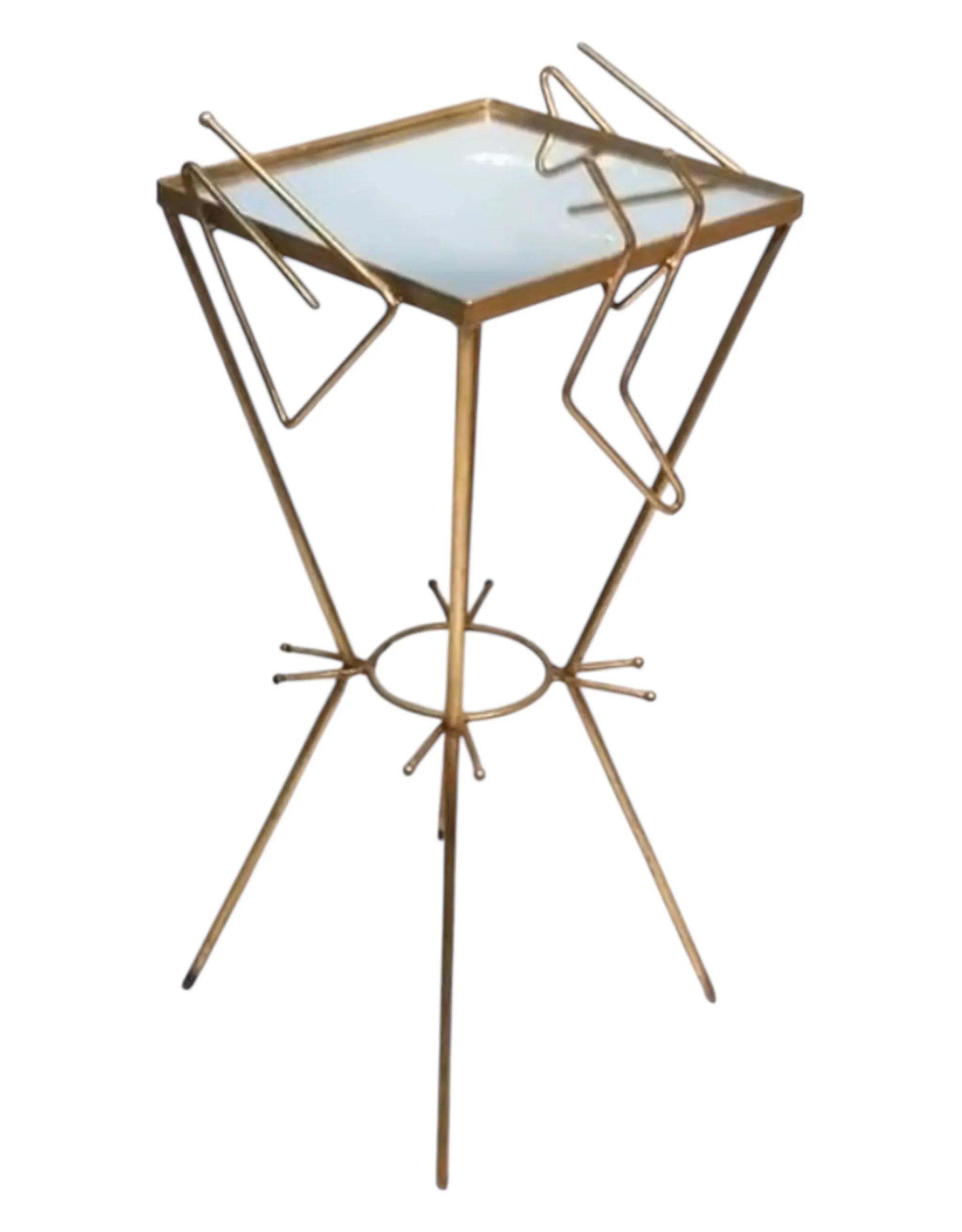 mesinha antiga com pernas distintas e tampo claro