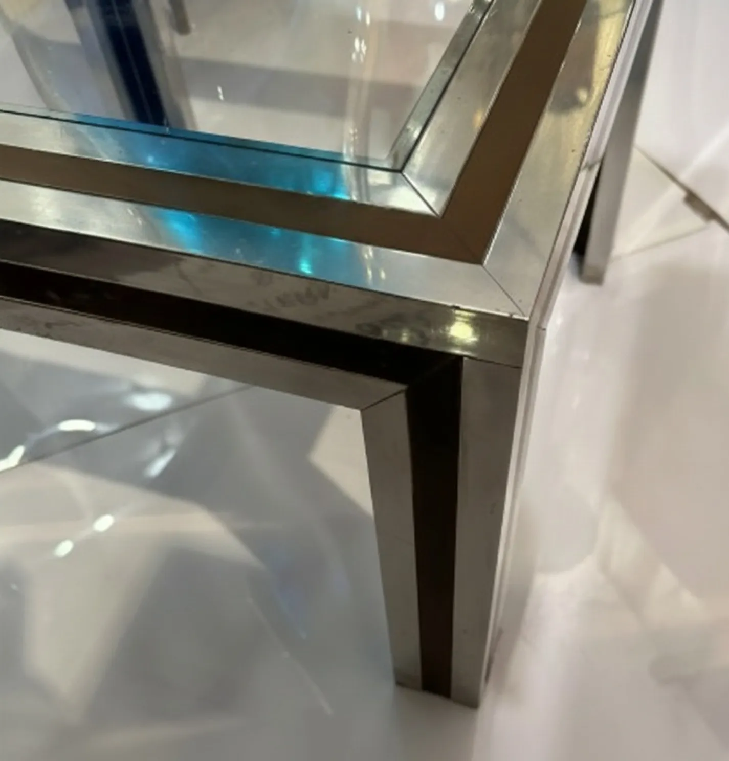 table basse au design élégant Giacomo Sinopoli