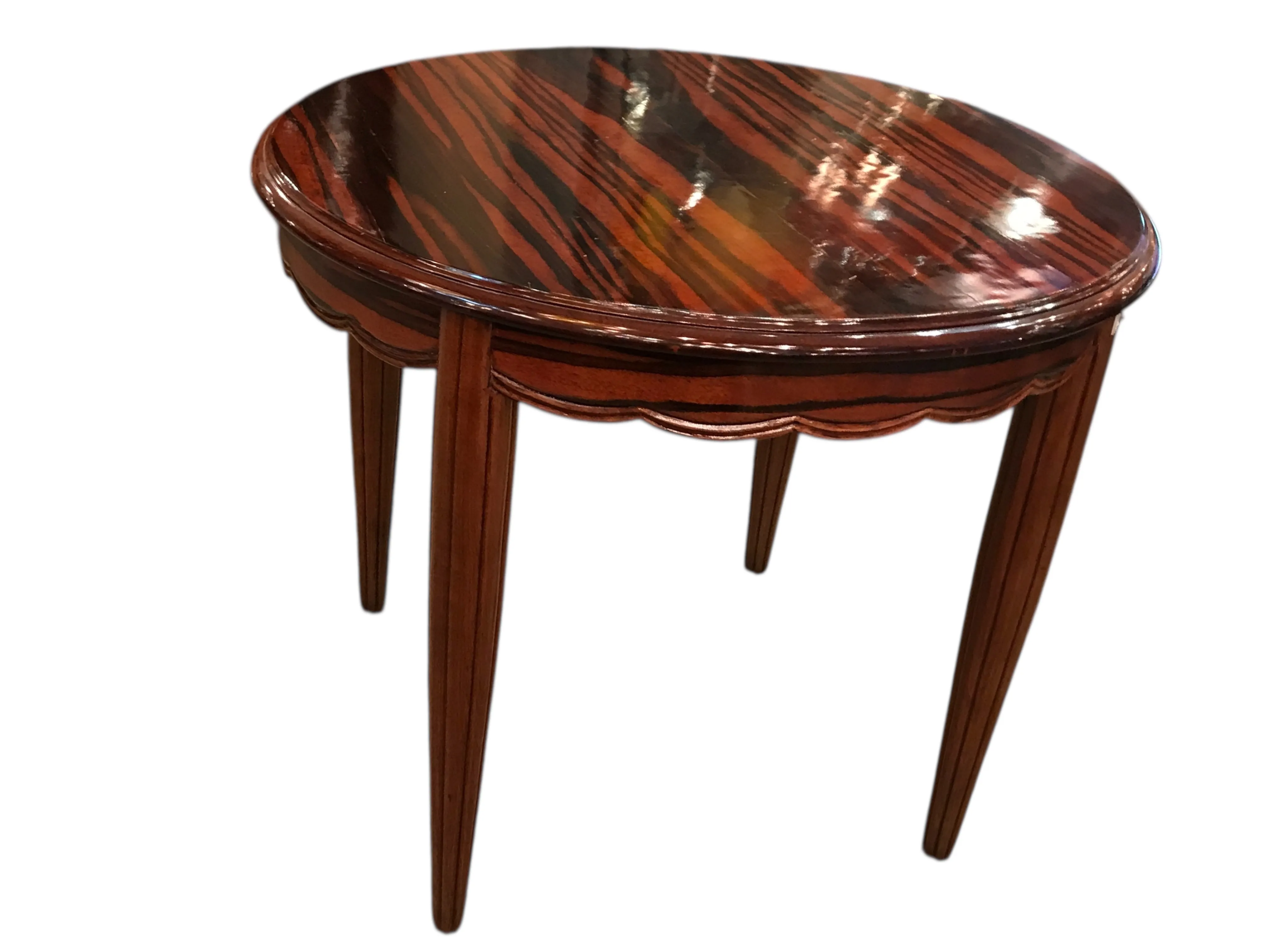 Tavolino rotondo antico con gambe sottili, decorativo